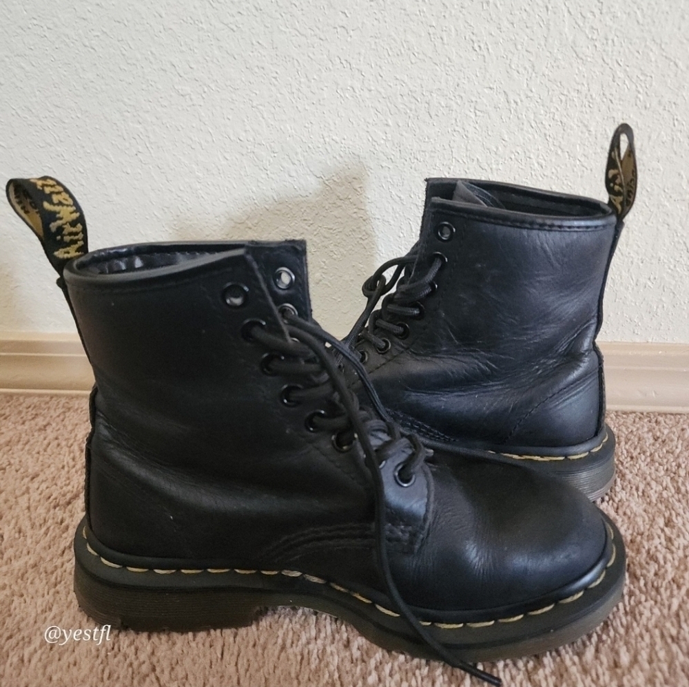 Dr. Doc Martens 1460 Smooth Leather Lace Up Boots 37 Black